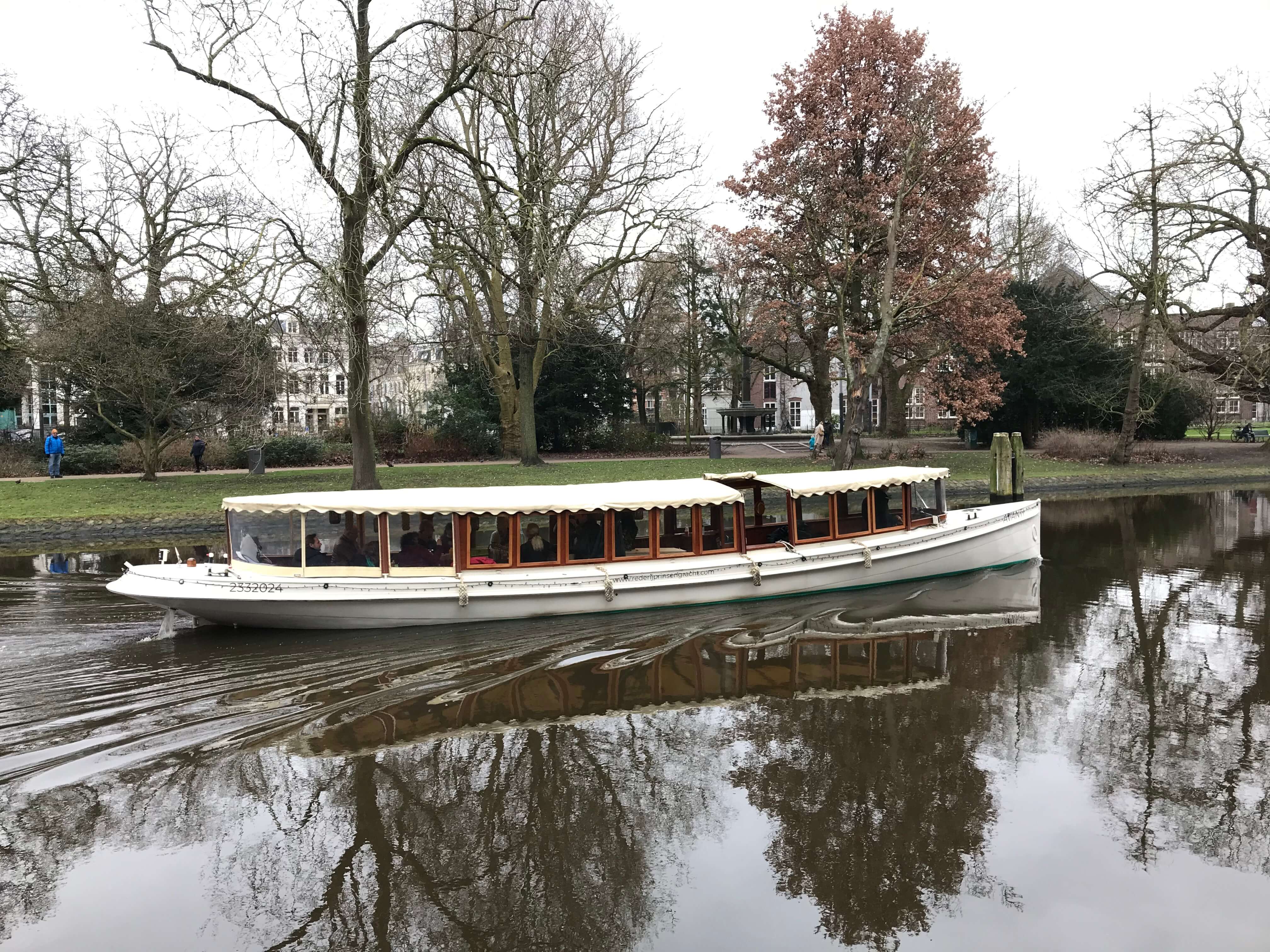 Boottocht Uitvaart met een boot